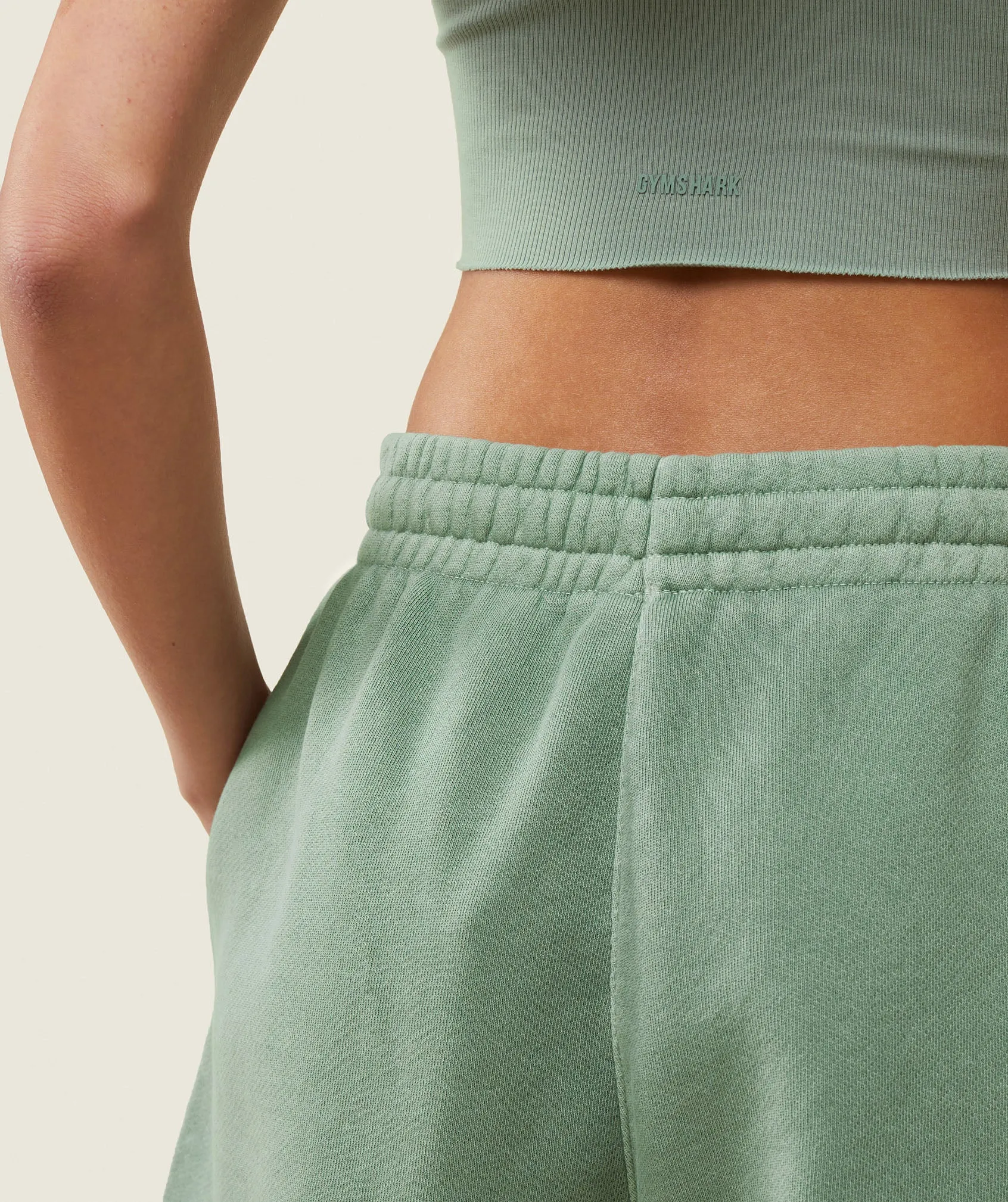 Gymshark everywear Relaxed Sweat Shorts - Dollar Green